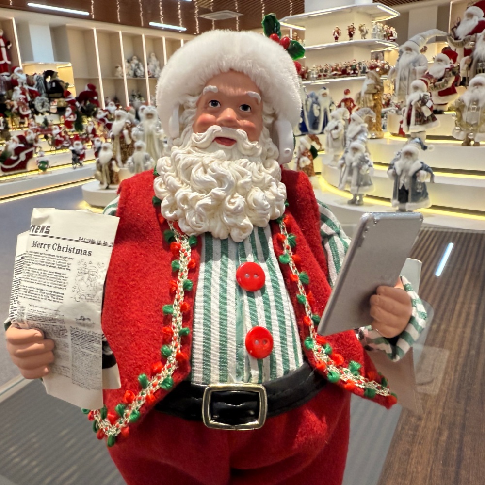 11Inch Xmas Handmade Resin Santa Claus Doll with Pad And Newspaper Handicraft Polyresin Santa Claus Indoor Decoration