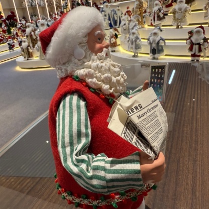 11Inch Xmas Handmade Resin Santa Claus Doll with Pad And Newspaper Handicraft Polyresin Santa Claus Indoor Decoration