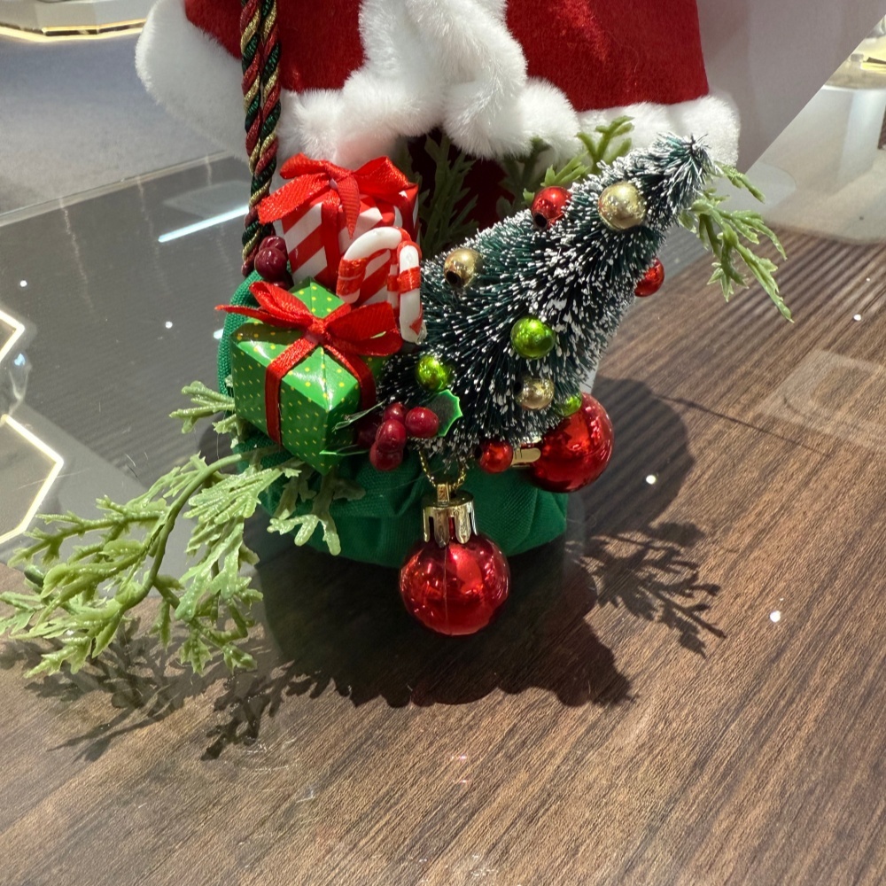 11Inch Xmas Handmade Resin Santa Claus Doll with Christmas Gifts Bag Handicraft Polyresin Santa Claus Indoor Decoration