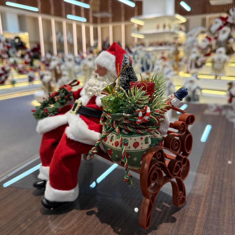 11Inch Xmas Handmade Resin Santa Claus Doll Sitting With Christmas Gift Bag Handicraft Polyresin Santa Claus Indoor Decoration