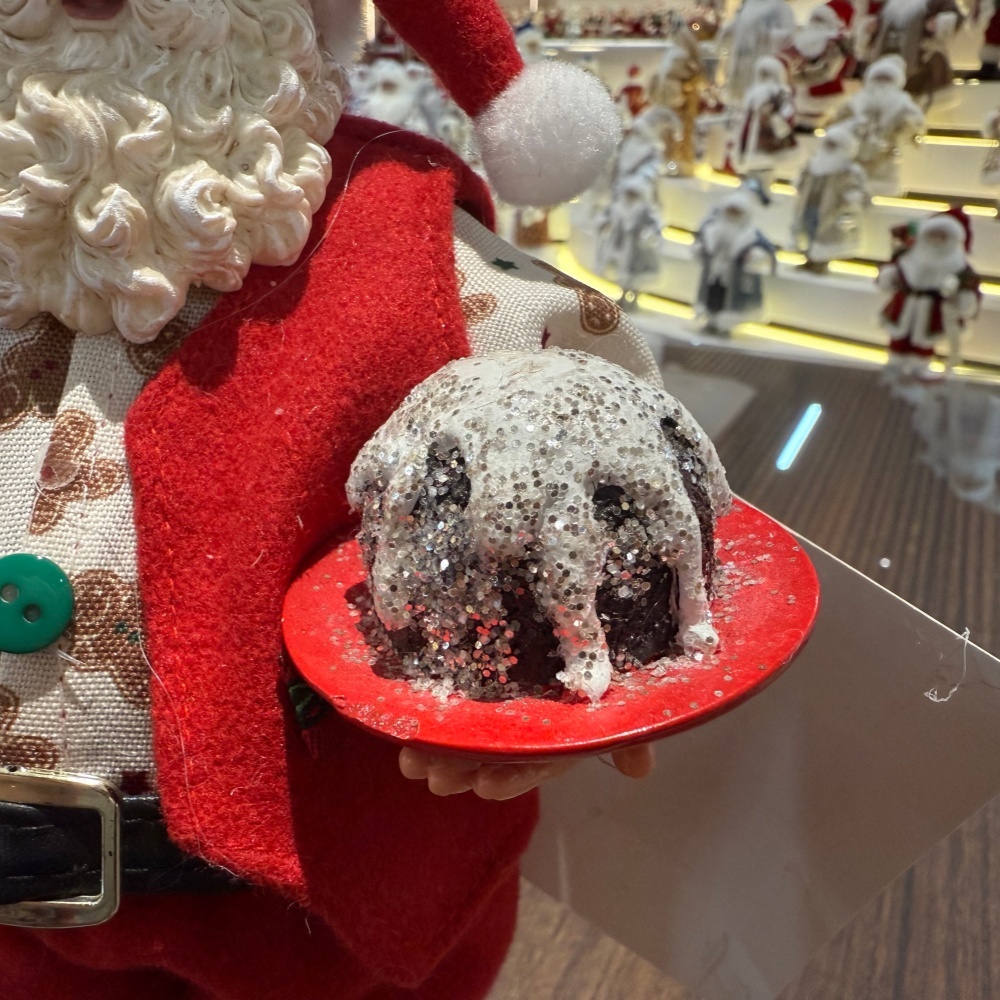 11Inch Xmas Handmade Resin Santa Claus Doll with Cream Cake Handicraft Polyresin Santa Claus Indoor Decoration