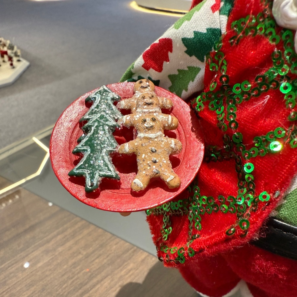 11Inch Xmas Handmade Resin Santa Claus Doll with Coffee and Gingerbread cookies Christmas Gift Handicraft Polyresin Santa Claus Indoor Decoration