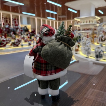 11Inch Xmas Handmade Resin Santa Claus Doll with Oil Lamp And Christmas Tree Gifts Bag Handicraft Polyresin Santa Claus Indoor Decoration