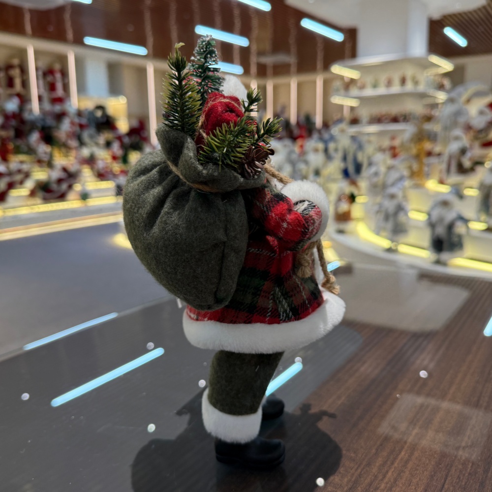 11Inch Xmas Handmade Resin Santa Claus Doll with Oil Lamp And Christmas Tree Gifts Bag Handicraft Polyresin Santa Claus Indoor Decoration