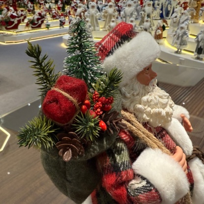 11Inch Xmas Handmade Resin Santa Claus Doll with Oil Lamp And Christmas Tree Gifts Bag Handicraft Polyresin Santa Claus Indoor Decoration