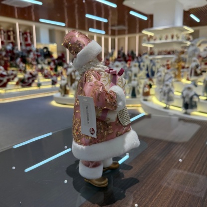 11Inch Xmas Handmade Resin Santa Claus Doll with Christmas Ball and Gift Box Handicraft Polyresin Santa Claus Indoor Decoration