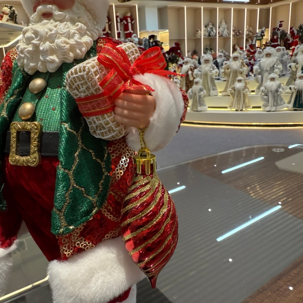 11Inch Xmas Handmade Resin Santa Claus Doll with Red Christmas Ball and Gift Box Handicraft Polyresin Santa Claus Indoor Decoration