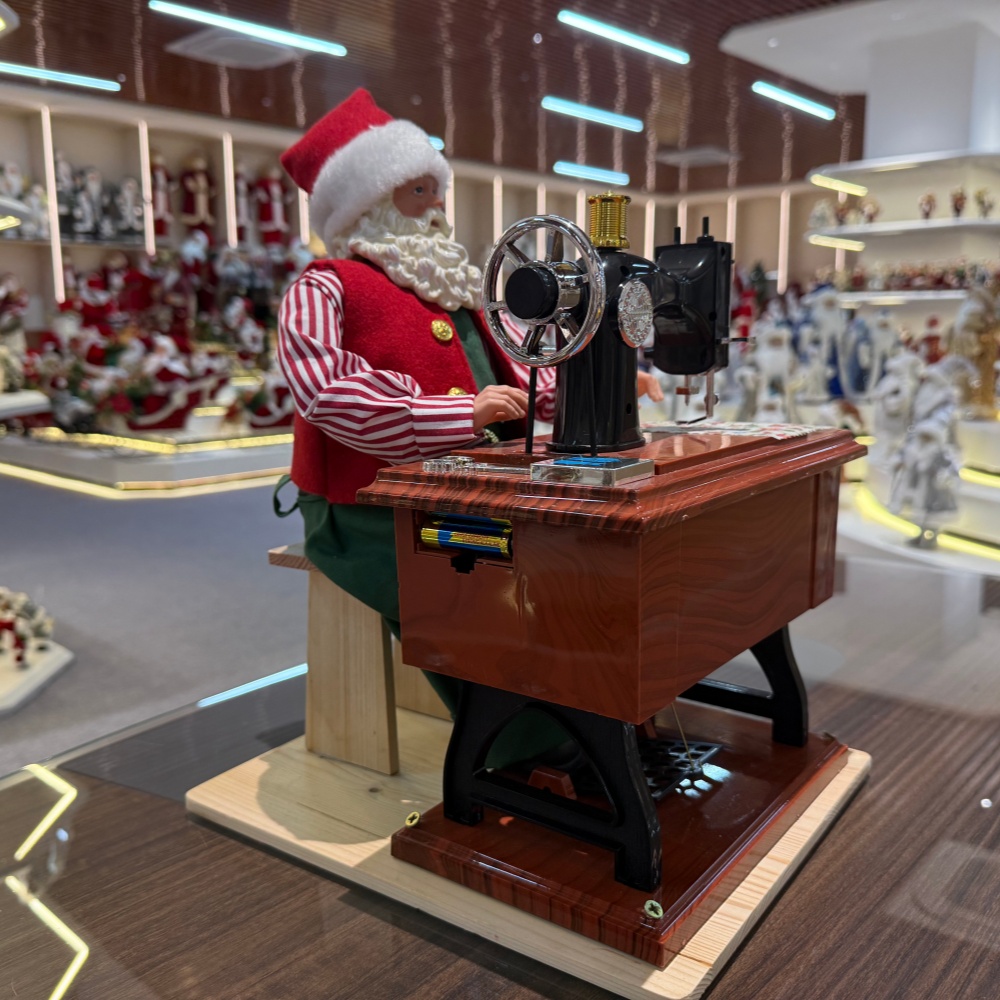 23/28/30CM Xmas Handmade Classic Resin Santa Claus Doll with Sewing Machine Handicraft Polyresin Santa Claus Indoor Decoration