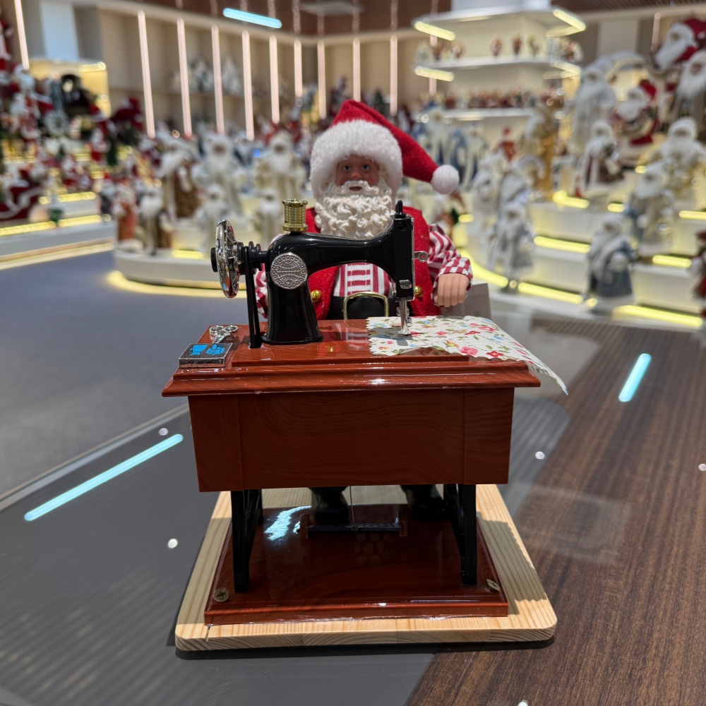 23/28/30CM Xmas Handmade Classic Resin Santa Claus Doll with Sewing Machine Handicraft Polyresin Santa Claus Indoor Decoration