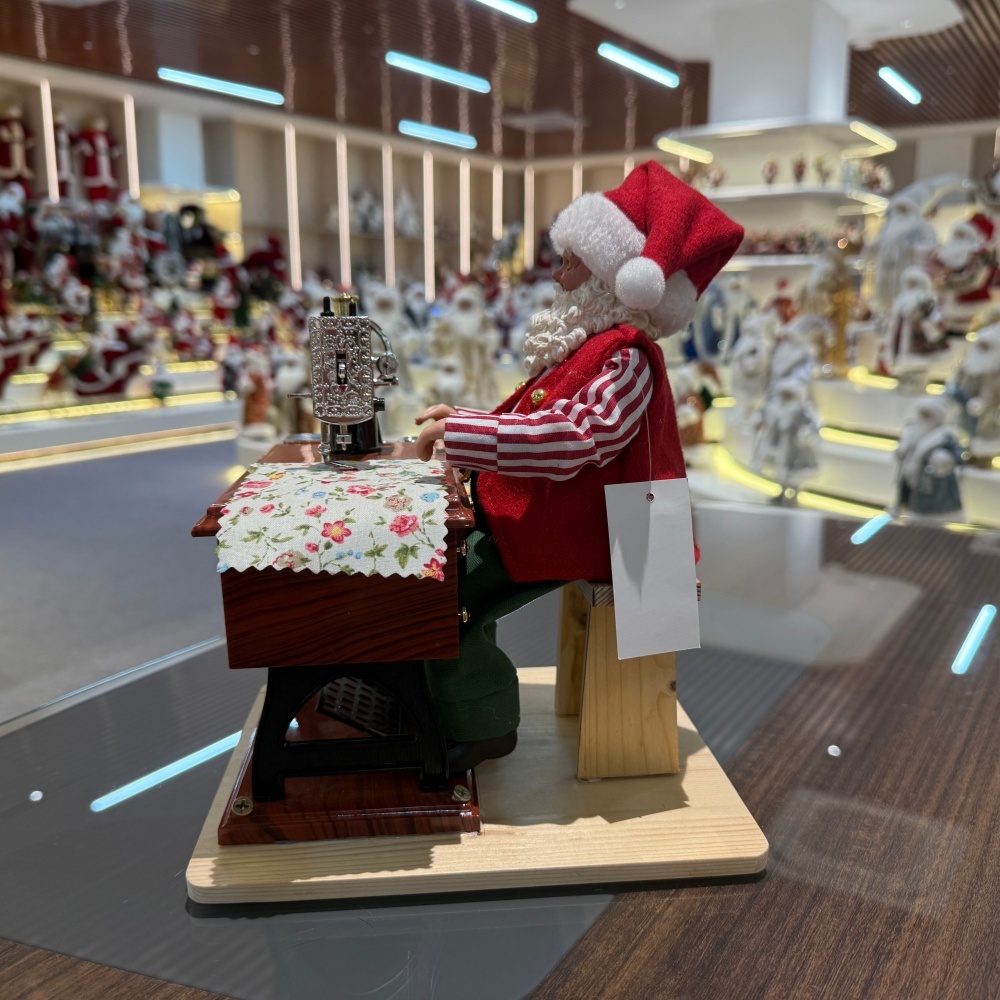 23/28/30CM Xmas Handmade Classic Resin Santa Claus Doll with Sewing Machine Handicraft Polyresin Santa Claus Indoor Decoration