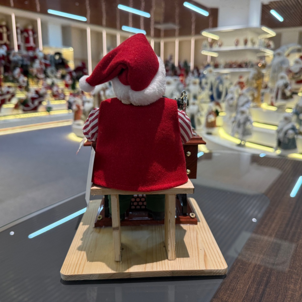 23/28/30CM Xmas Handmade Classic Resin Santa Claus Doll with Sewing Machine Handicraft Polyresin Santa Claus Indoor Decoration