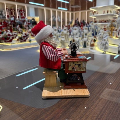 23/28/30CM Xmas Handmade Classic Resin Santa Claus Doll with Sewing Machine Handicraft Polyresin Santa Claus Indoor Decoration