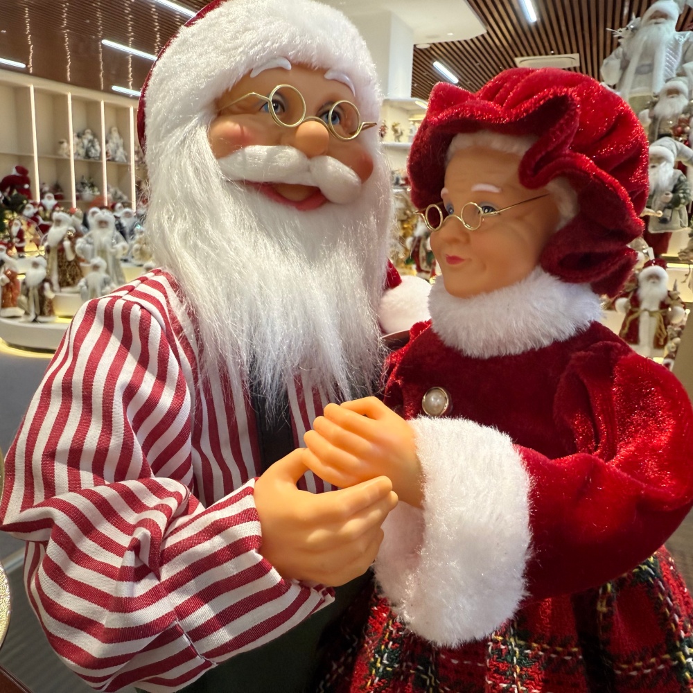 40CM Xmas Handmade Resin Santa Claus Doll with Mrs.Claus Dancing And Music Handicraft Santa Claus Indoor Decoration