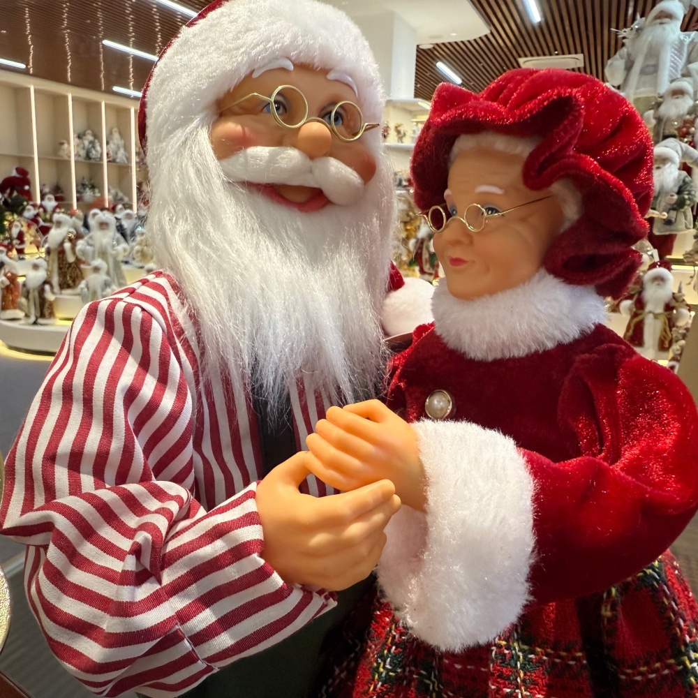 40CM Xmas Handmade Resin Santa Claus Doll with Mrs.Claus Dancing And Music Handicraft Santa Claus Indoor Decoration