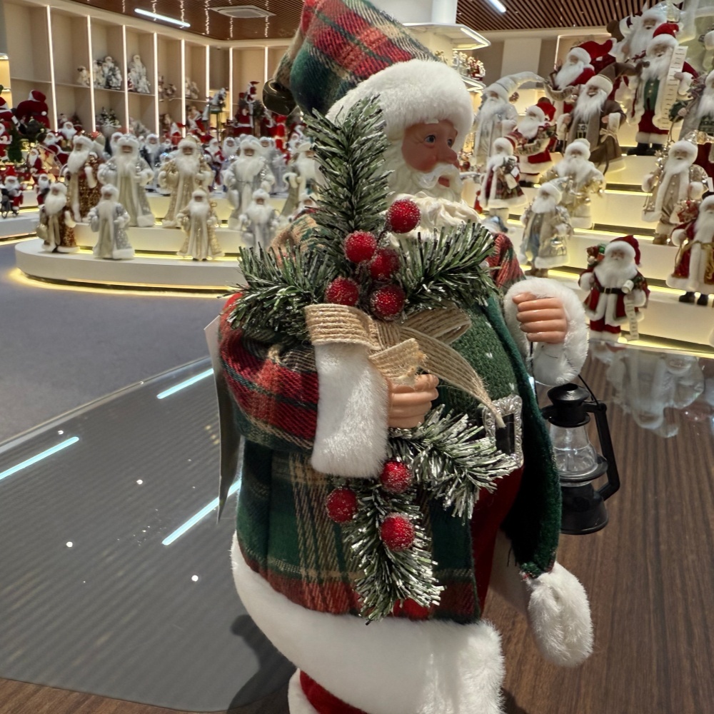 11Inch Xmas Handmade Resin Santa Claus Doll with Oil Lamp Handicraft Polyresin Santa Claus Indoor Decoration