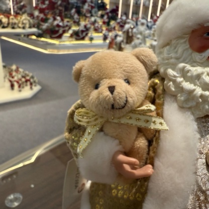 11Inch Xmas Handmade Resin Santa Claus Doll with a Bear Doll&Golden Bell Christmas Gift Handicraft Polyresin Santa Claus Indoor Decoration