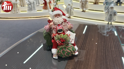 Xmas Handmade Classic Santa Claus Doll Sitting on Sofa Figurine 9Inch Polyester & Fabric Christmas Gifts Indoor Decoration