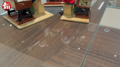 23/28/30CM Xmas Handmade Classic Resin Santa Claus Doll with Sewing Machine Handicraft Polyresin Santa Claus Indoor Decoration