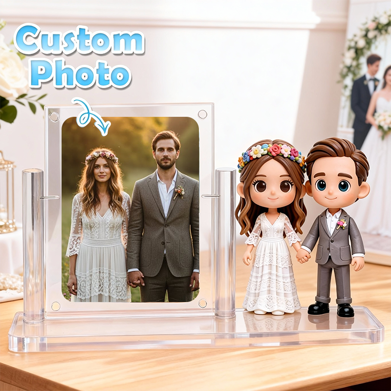 3D Figure Acrylic Display Case – Custom Carded Model Showcase for Wedding Keepsake