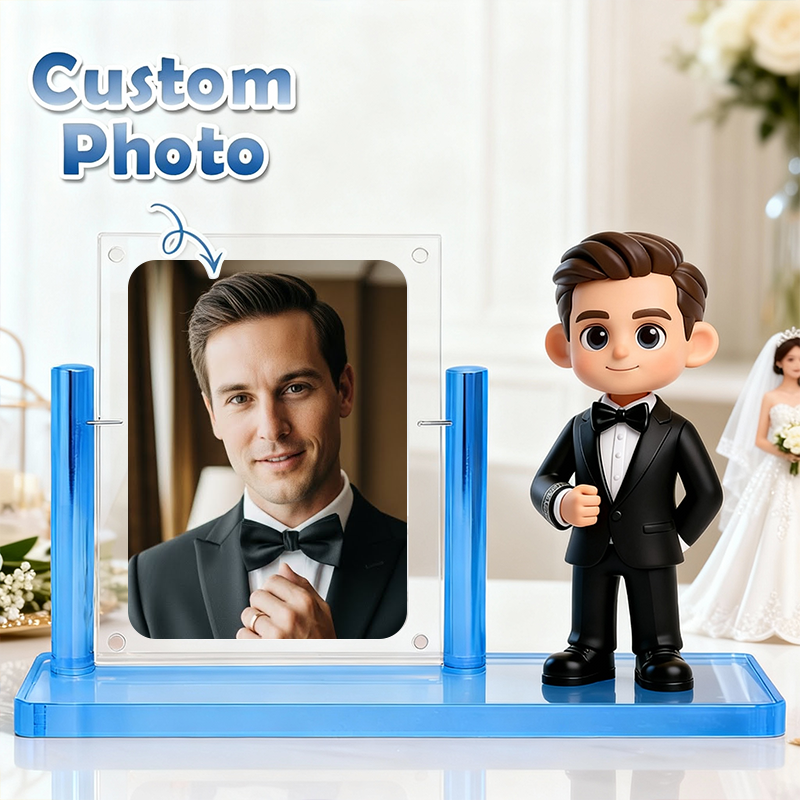 3D Figure Acrylic Display Case – Custom Carded Model Showcase for Wedding Keepsake