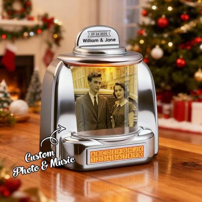 Custom Photo Names & Date Jukebox Retro Speaker Music Mini Player with Radio Vintage Tabletop Home Decor Christmas Nostalgic Gift