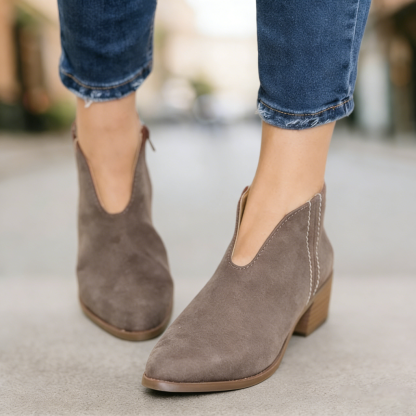 Yesenia | High quality orthopedic boots