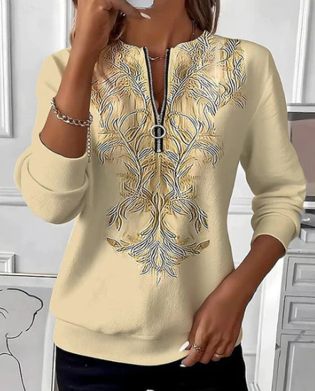 Women's printed pullover sweatshirt, suitable for everyday wear.