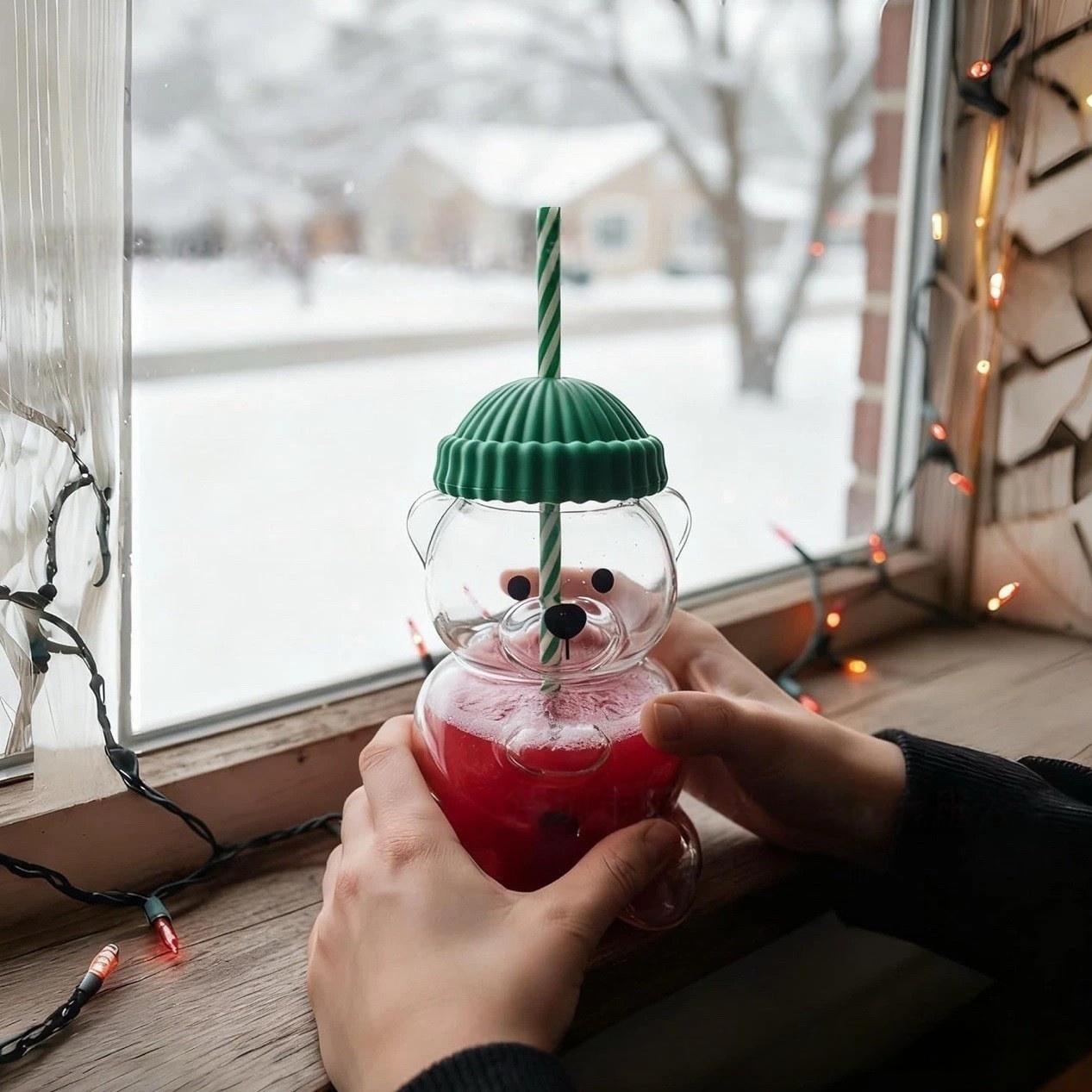 “A must-have crush item for Christmas season! Bear cup + snowflakes = 