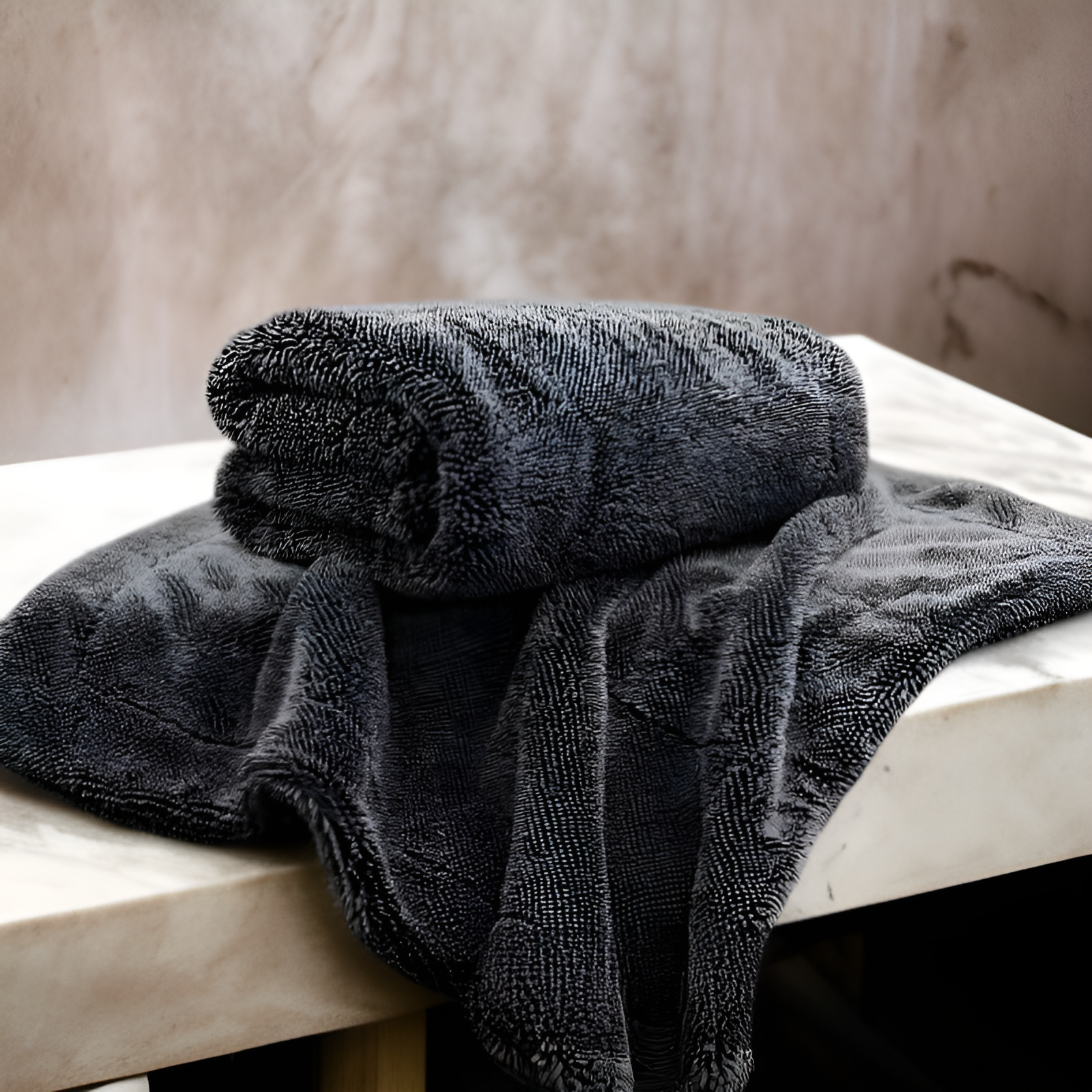 Zagęszczony ręcznik do usuwania zabrudzeń z auta