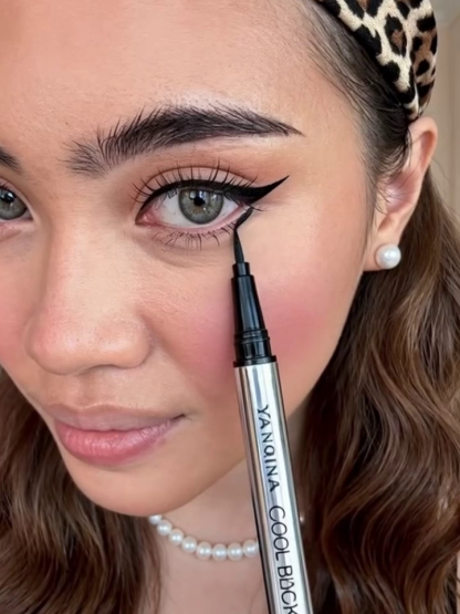 0,01mm Präzisions-Eyeliner mit 3s-Schnelltrocknung | Augenärztlich Getestet & Hypoallergen | Exklusiver Mengenrabatt!
