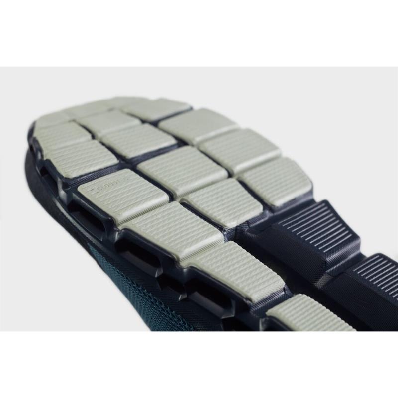 stratus White AlmOthtnd