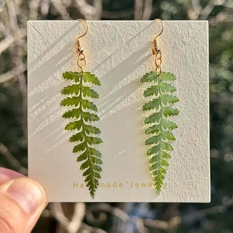🌿- Green Leaf Earrings