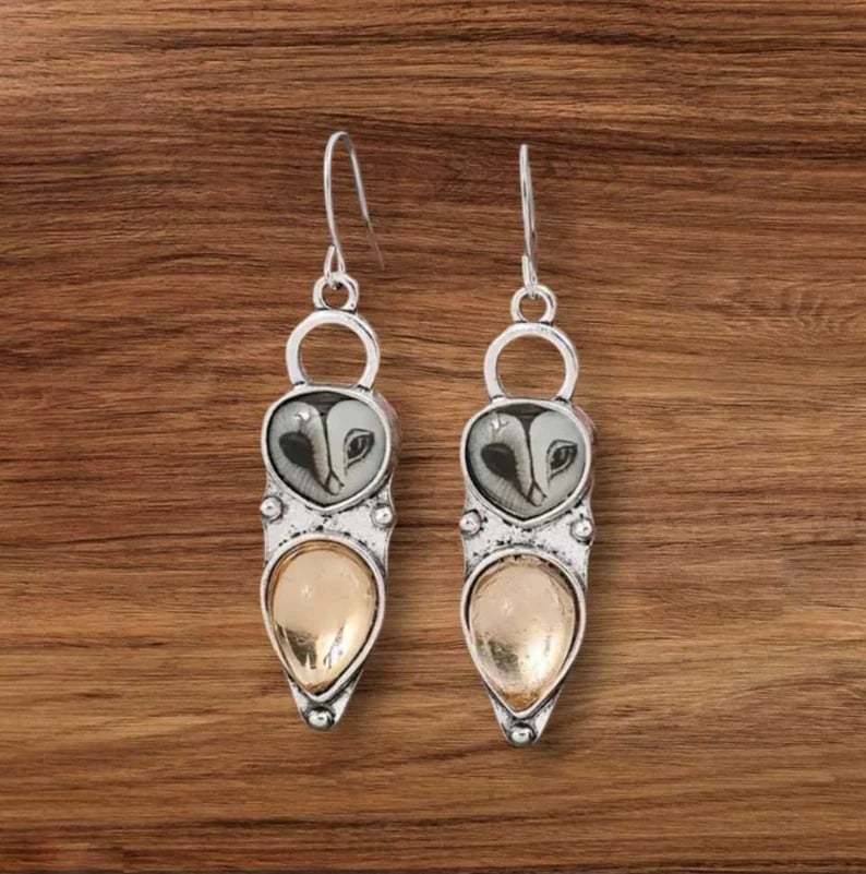 🦉Vintage Owl-Shaped Earrings with Synthetic Gemstone🌟