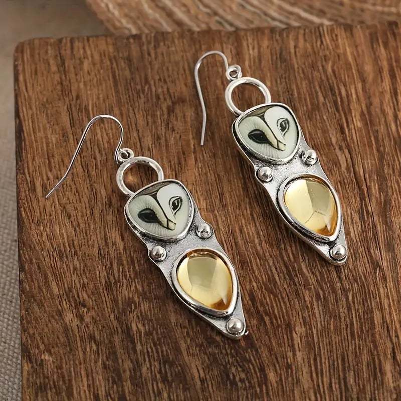 🦉Vintage Owl-Shaped Earrings with Synthetic Gemstone🌟