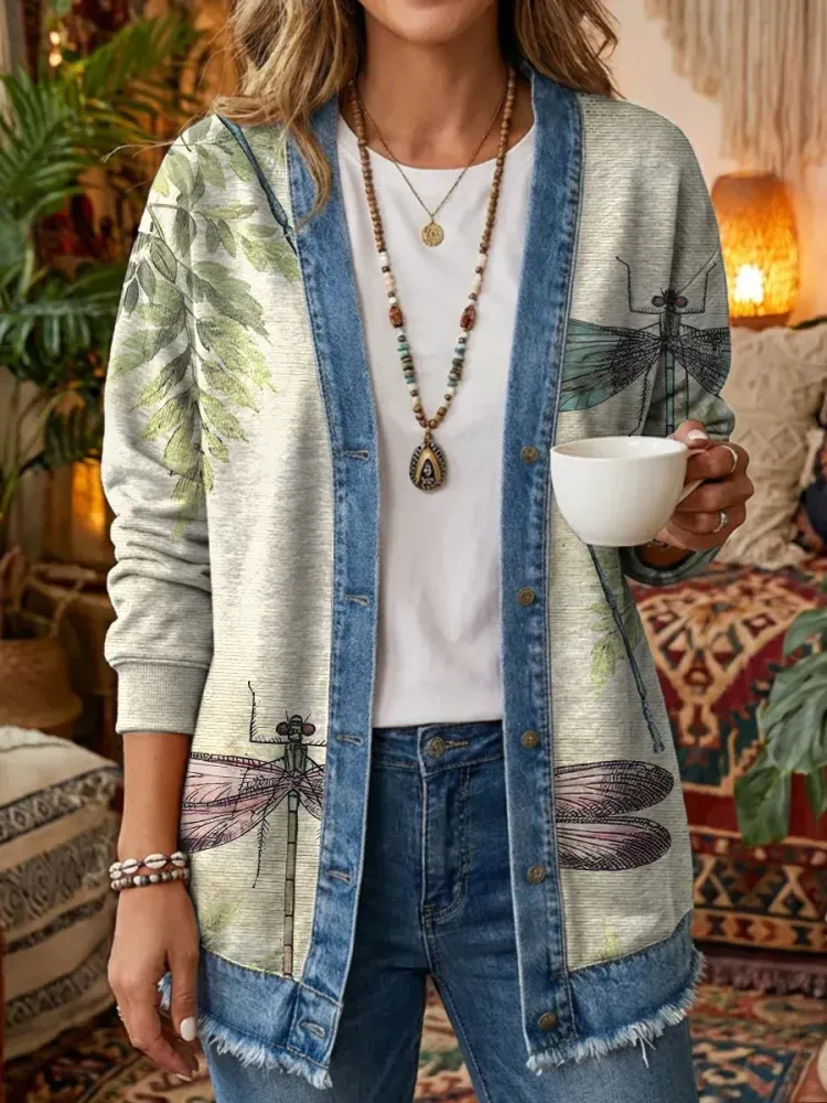 New arrival! 🔥 Women's elegant, slim-fit denim jacket with a vintage floral pattern.