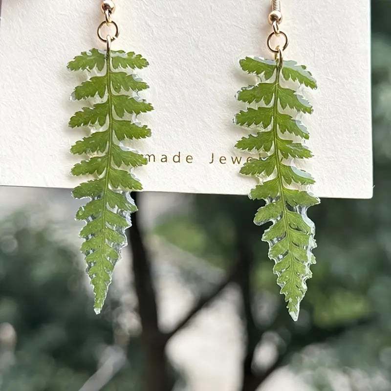 🌿- Green Leaf Earrings