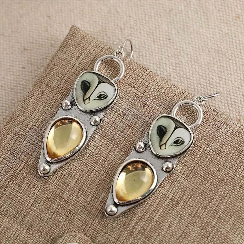 🦉Vintage Owl-Shaped Earrings with Synthetic Gemstone🌟