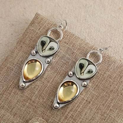🦉Vintage Owl-Shaped Earrings with Synthetic Gemstone🌟