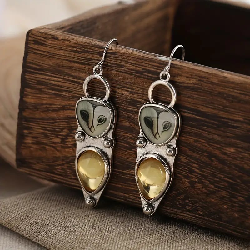 🦉Vintage Owl-Shaped Earrings with Synthetic Gemstone🌟