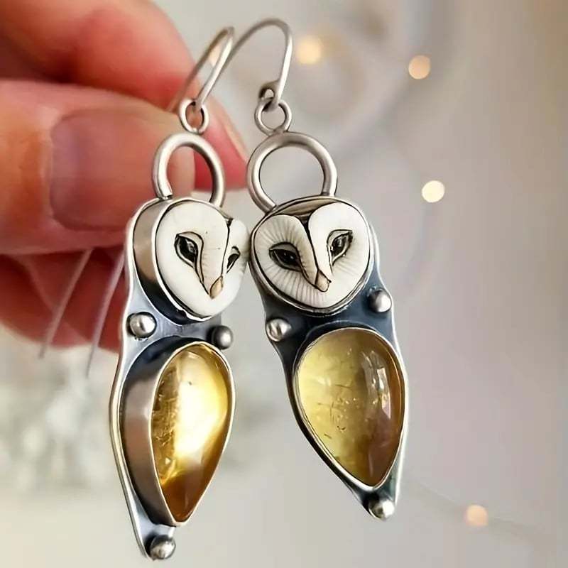 🦉Vintage Owl-Shaped Earrings with Synthetic Gemstone🌟