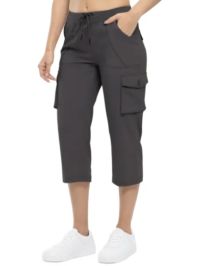 Women’s Loose Fit Lightweight Capri Cargo Pants – Casual 3/4 Trousers with 6 Pockets