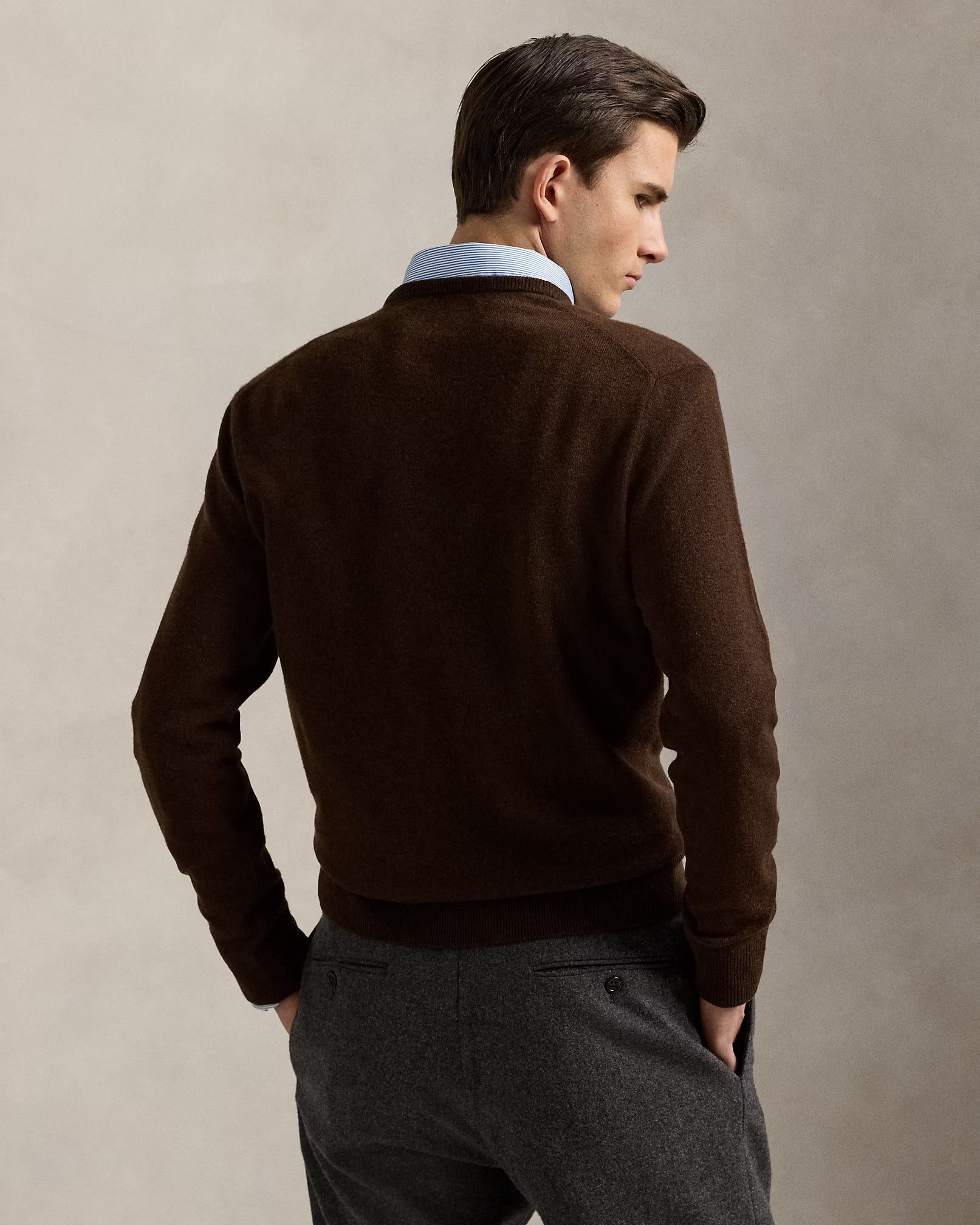 Wool sweater with round neck