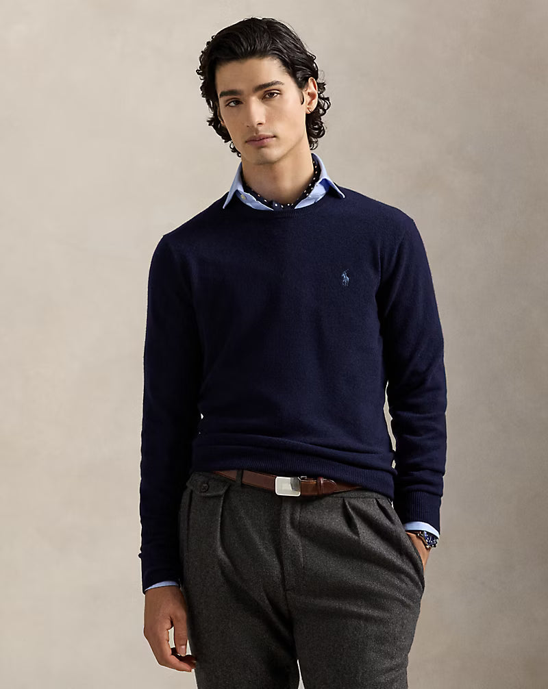 Wool sweater with round neck