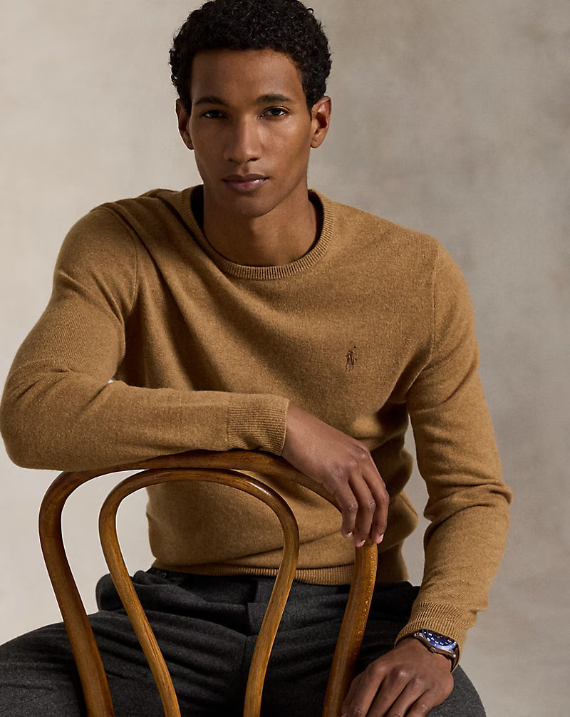Wool sweater with round neck