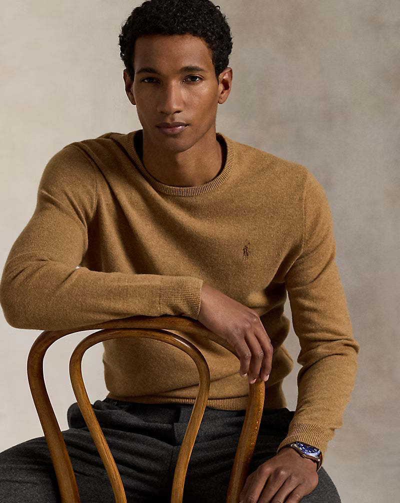 Wool sweater with round neck