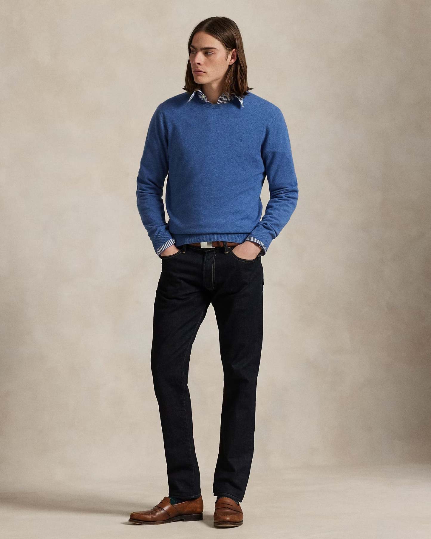 Wool sweater with round neck