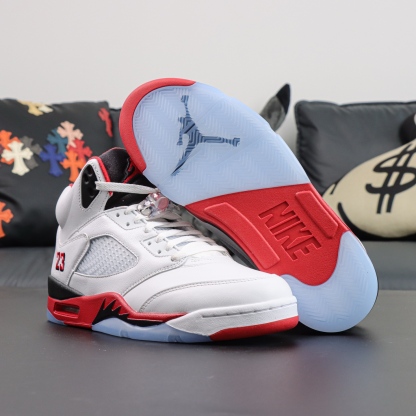 Aithtr Jordthtan 5 Retro “Fire Red” (Black Tongue) 2025