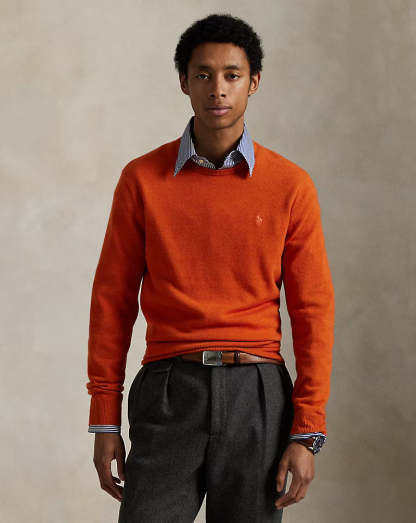 Wool sweater with round neck
