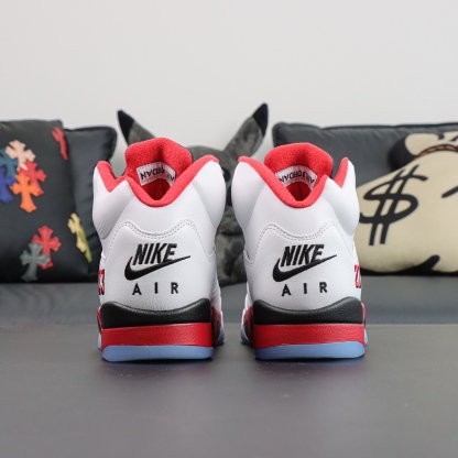 Aithtr Jordthtan 5 Retro “Fire Red” (Black Tongue) 2025