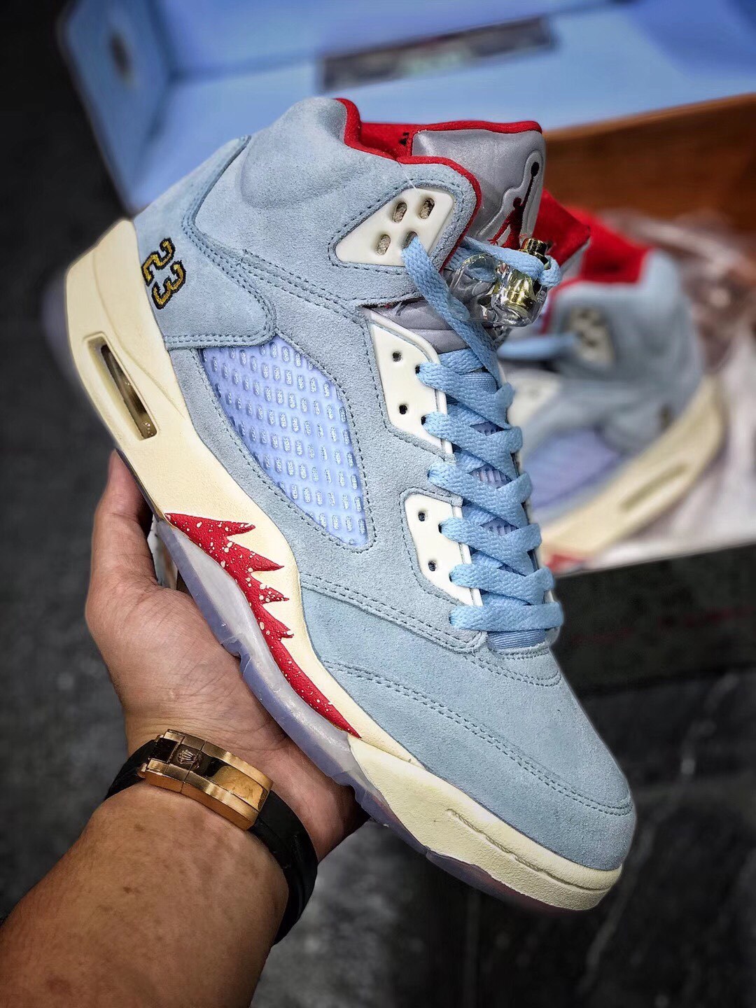 Trophy room x Aithtr Jordthtan 5